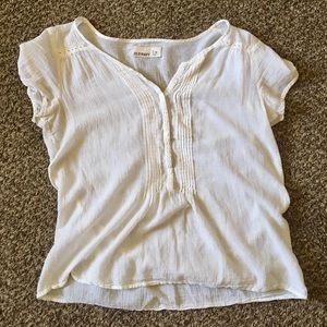 Lightweight Blouse with Front Details